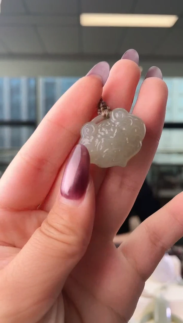 颈饰未镶嵌和田玉锁 无