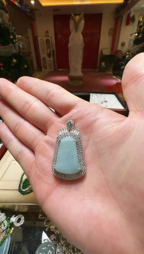 【闪购商品】翡翠吊坠(不含链)未镶嵌翡翠