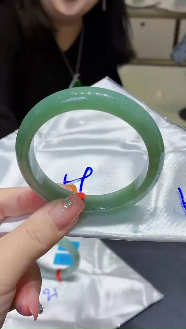 未镶嵌手镯翡翠翡翠手镯