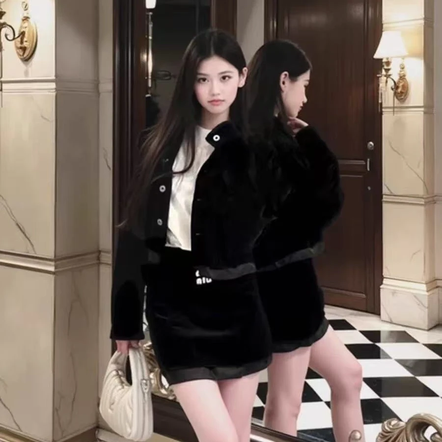 高级感春夏时尚套装女黑色显瘦小香风气质减龄御姐外套短裙两件套