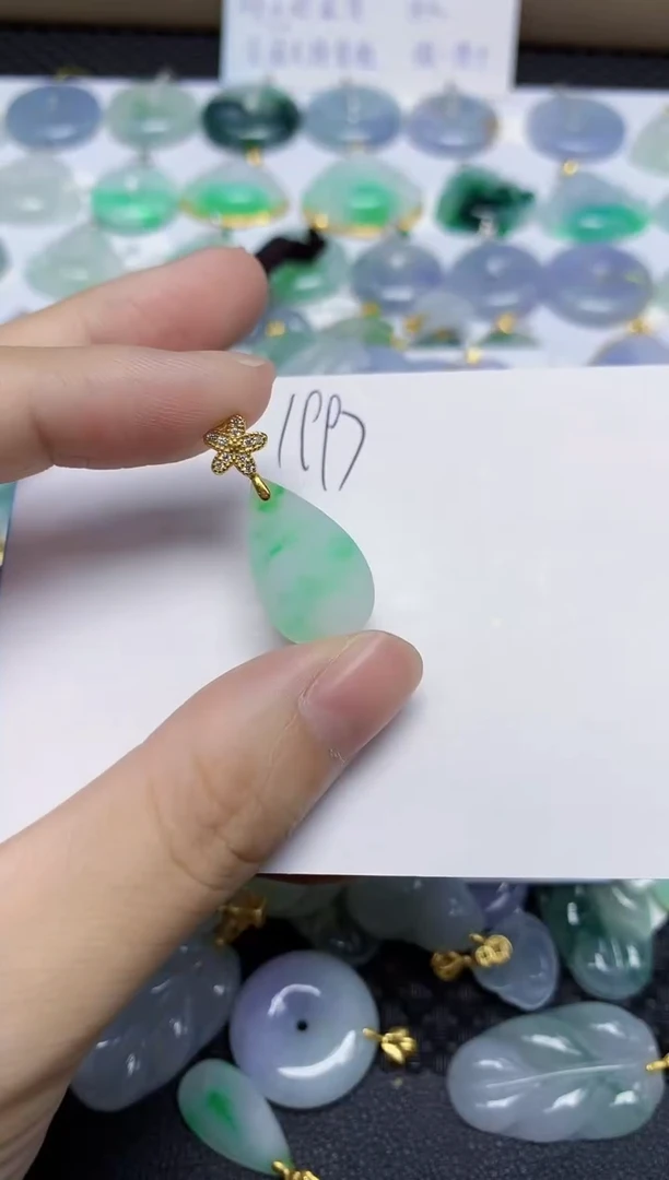 翡翠未镶嵌颈饰天然缅甸翡翠A货