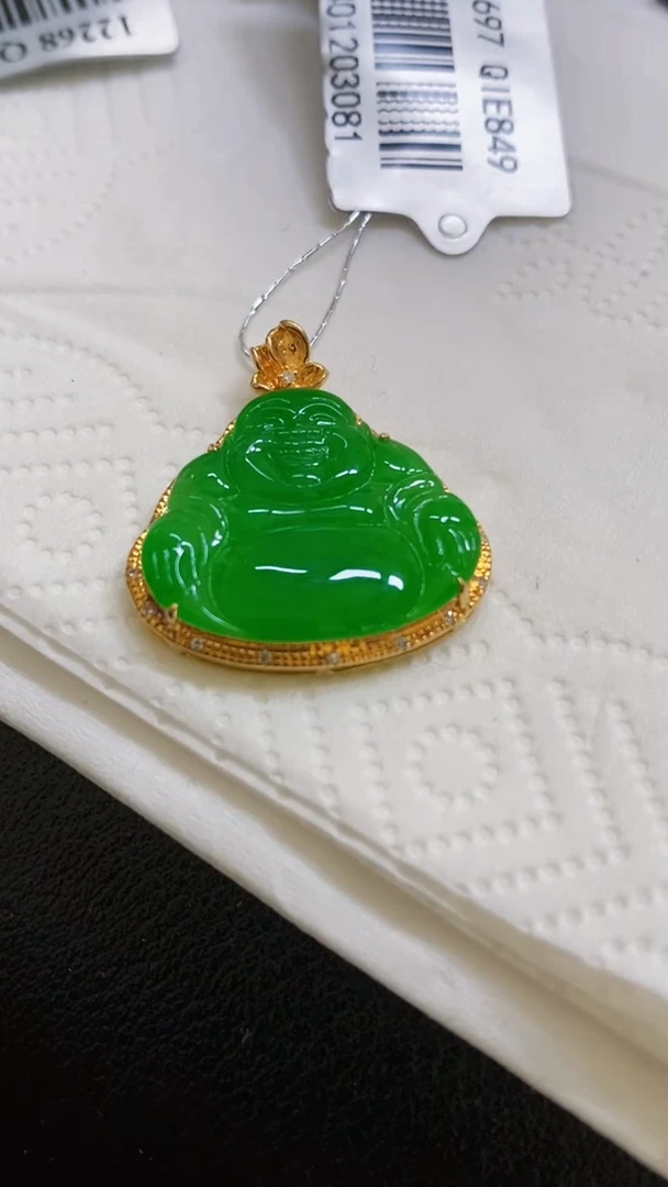 颈饰18K金镶嵌翡翠佛