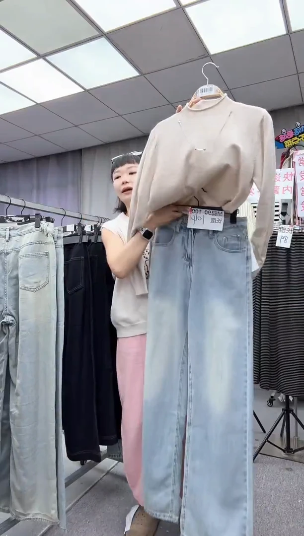 M码   大哥家漂亮衣服漂亮颜色