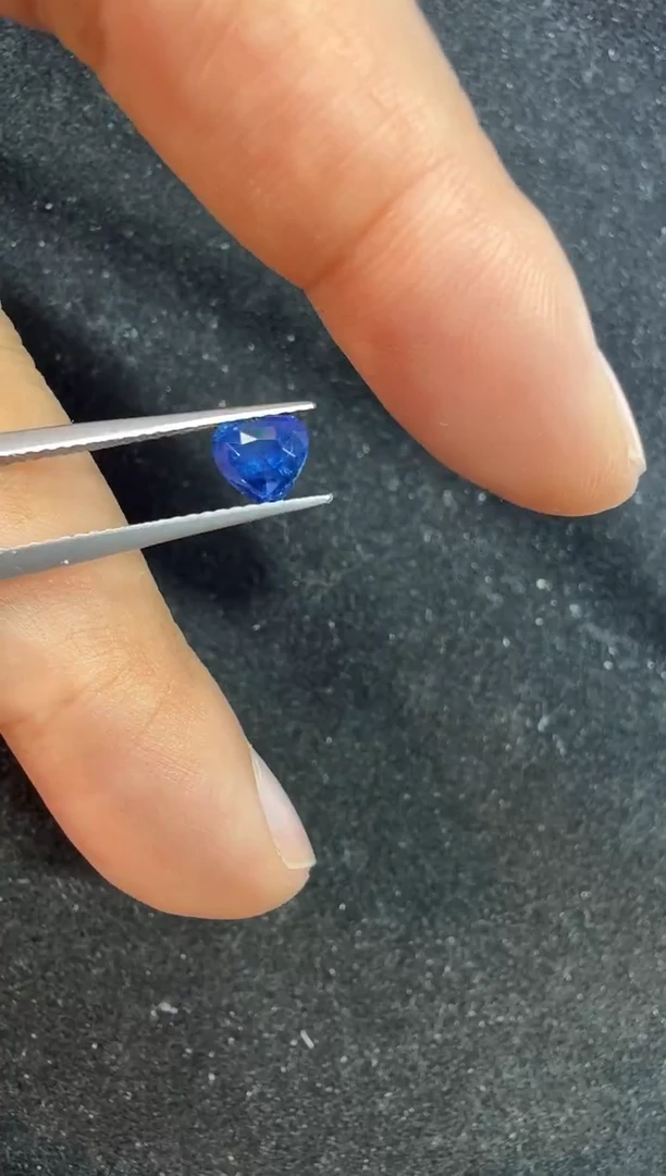 未镶嵌定制定制蓝宝石天然1.02克拉无烧矢车菊国际证书