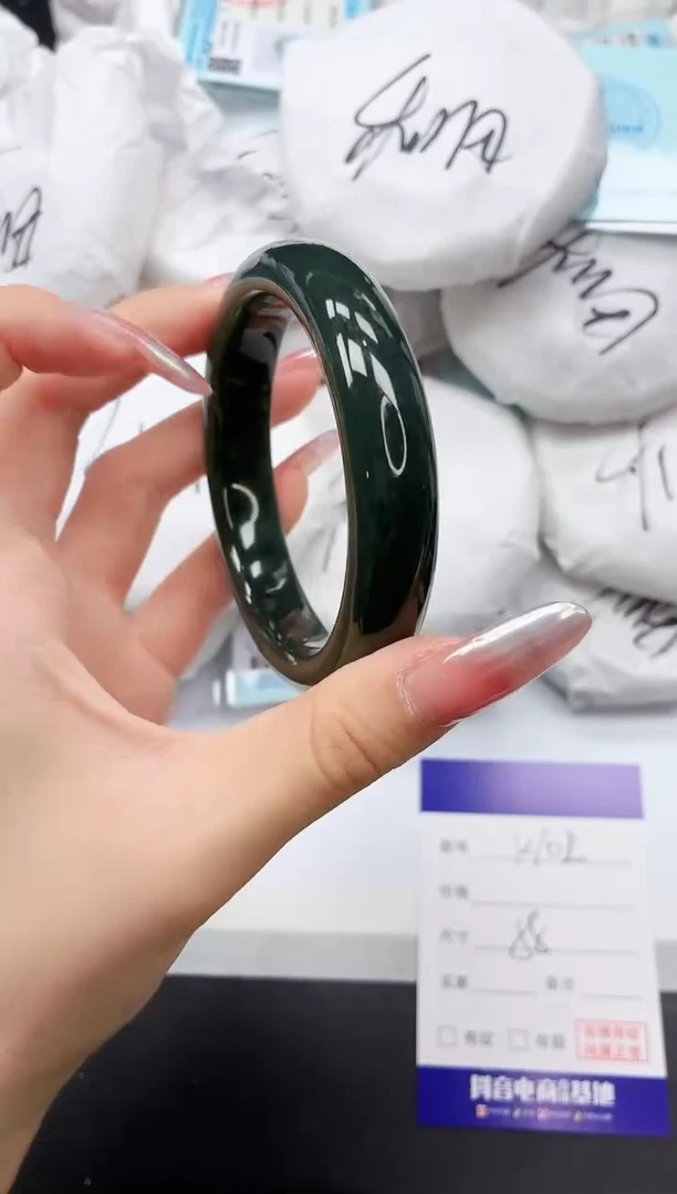 和田玉手镯未镶嵌13K102-58