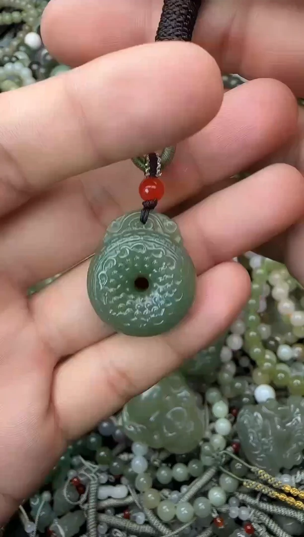 颈饰未镶嵌和田玉拍一发一