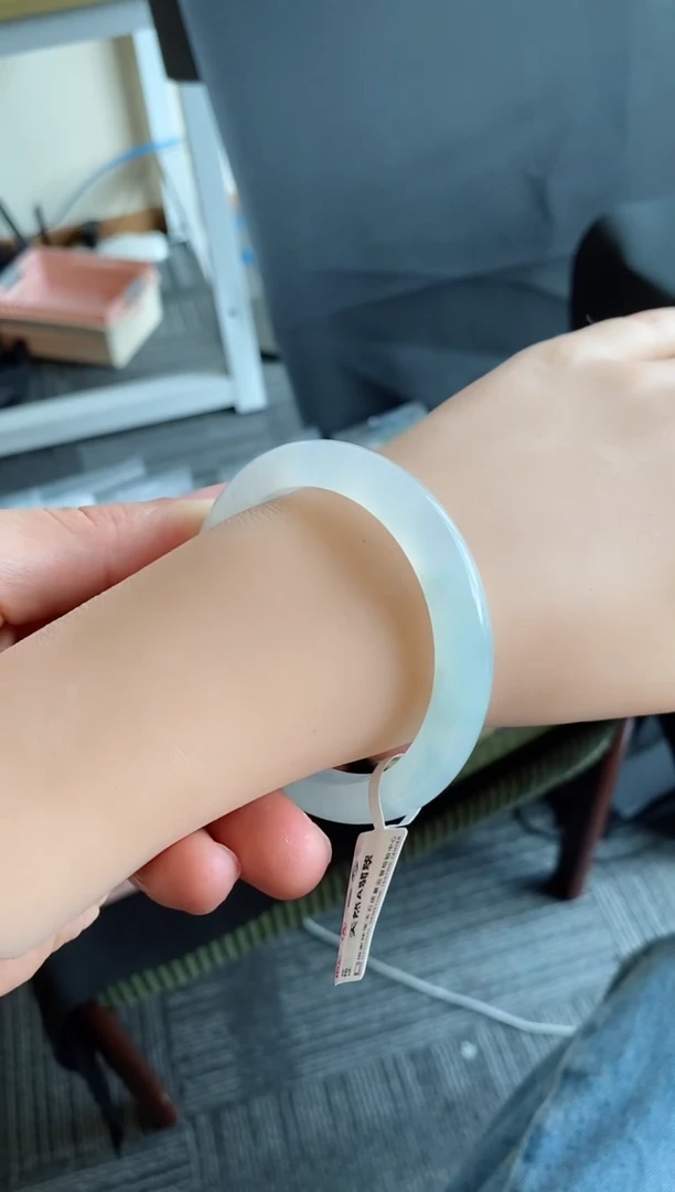 【闪购商品】翡翠手镯未镶嵌24号53.8*8.7*8.2圆条