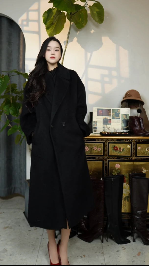 黑色苏力阔版大衣 M码