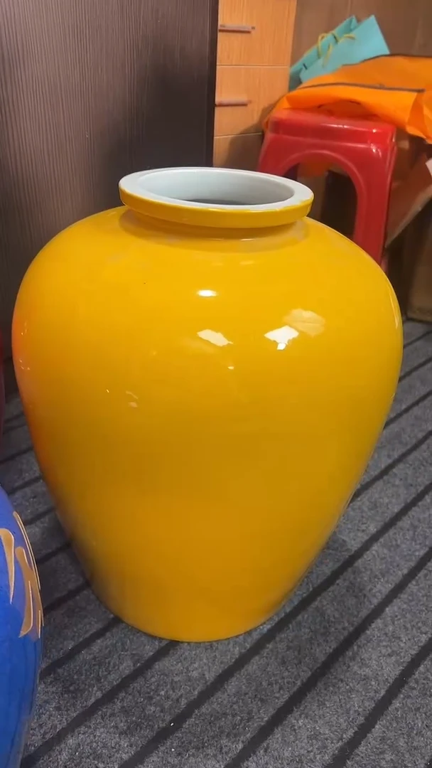 50斤黄色梅瓶微瑕不退不换，金属盖