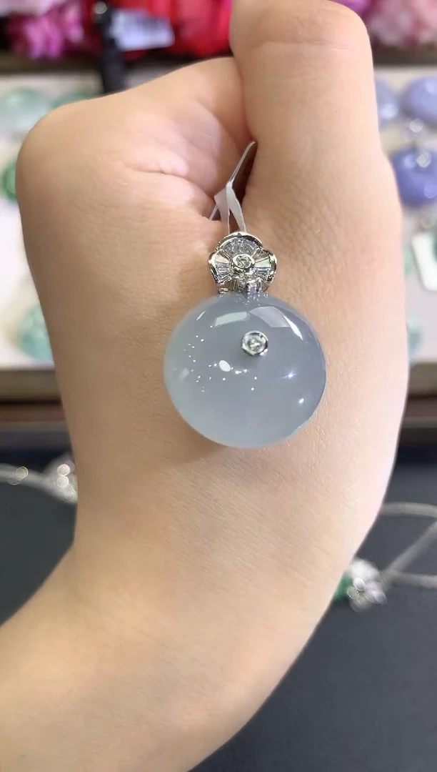 吊坠(不含链)18K金镶嵌翡翠春日珠宝 B61