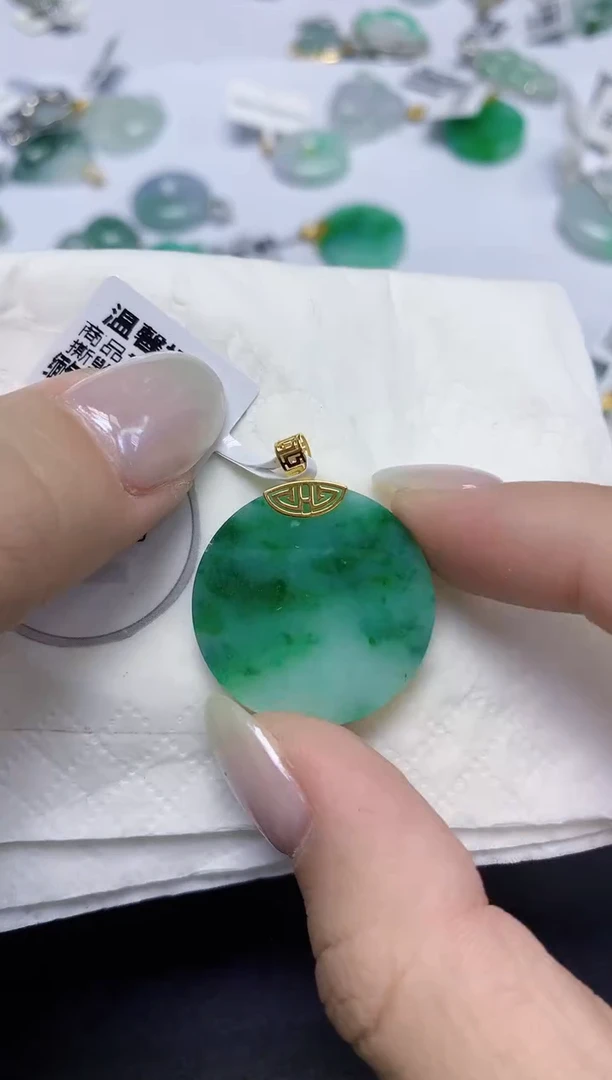 颈饰18K金镶嵌翡翠天然缅甸翡翠A货百元以上9元证书费自理