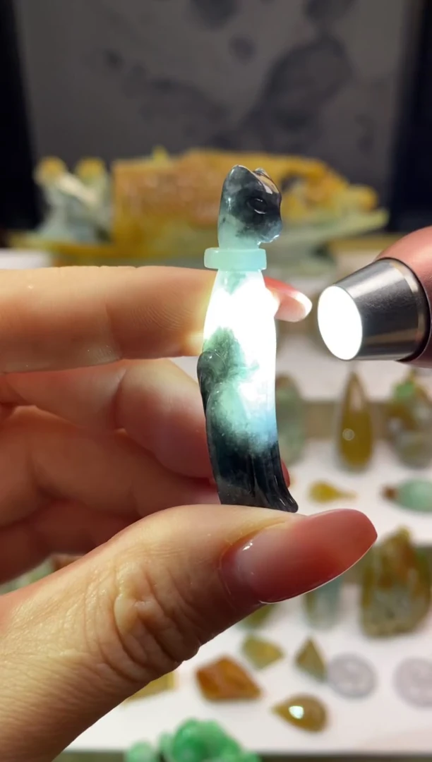 颈饰未镶嵌翡翠翡翠冰乌鸡小猫咪挂件