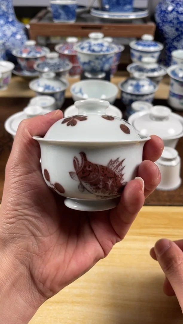 杯微瑕景德镇手工手绘釉里红鳜鱼布袋盖碗