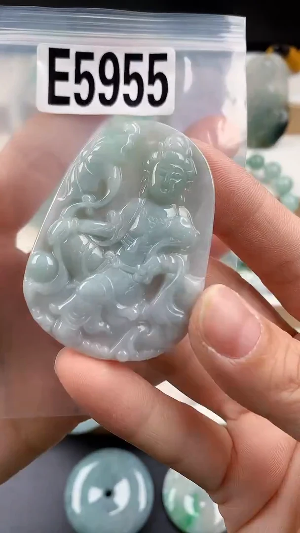 颈饰未镶嵌翡翠天然翡翠吊坠挂件