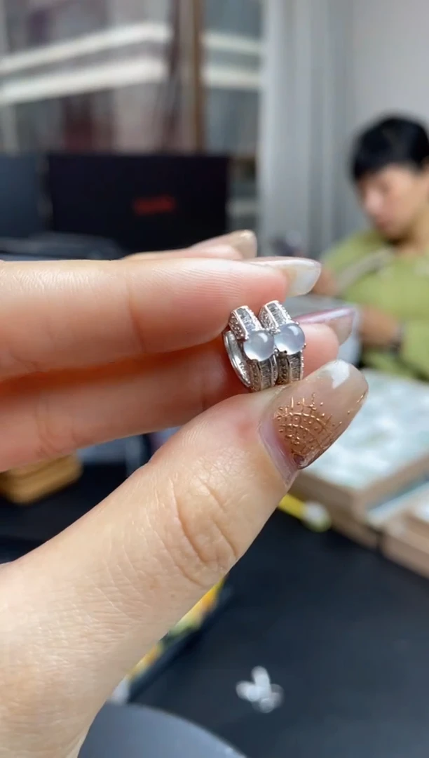 【闪购商品】定制翡翠银S925镶嵌翡翠耳环~