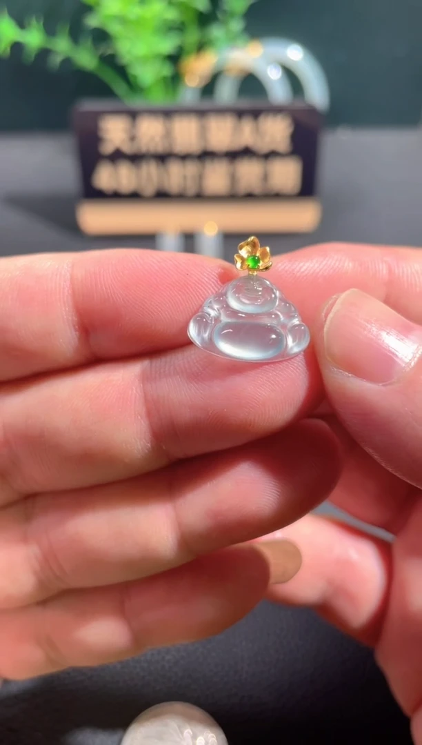 翡翠18K金镶嵌颈饰翡翠