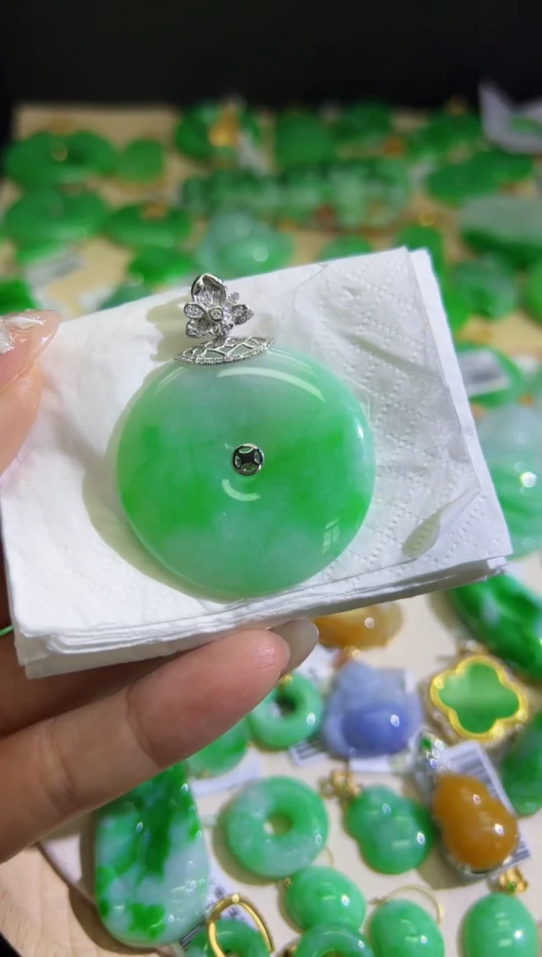 【闪购商品】翡翠颈饰18K金镶嵌Q缅料A货翡翠/支持复检/一件