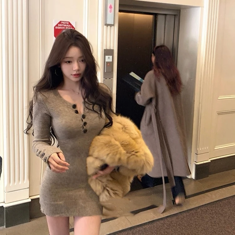 韩系复古亨利领长袖针织连衣裙女秋冬收腰修身内搭外穿辣妹包臀裙