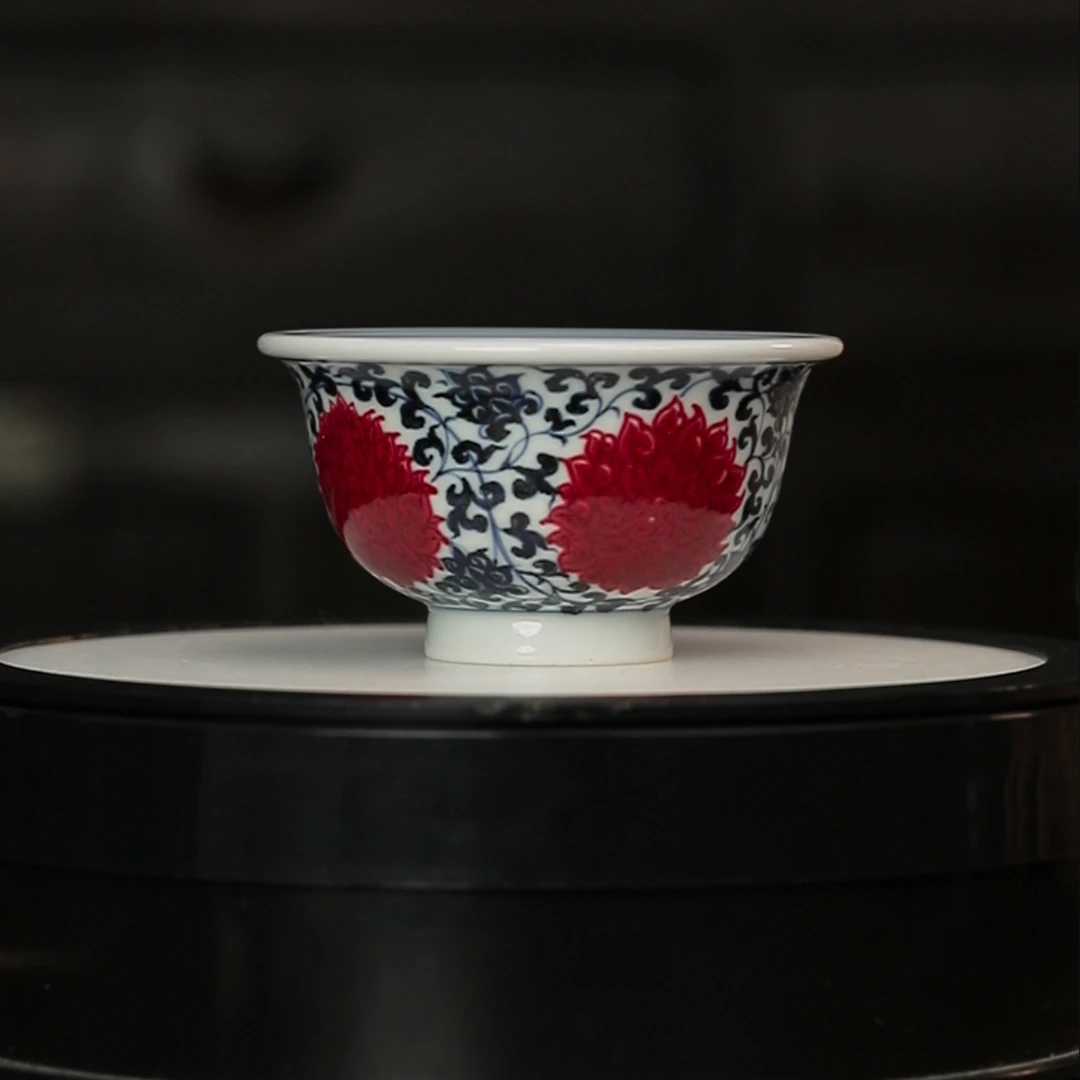 12.30a/N100320/00401/青花釉里红缠枝莲压手杯/口径9.1高5/100cc