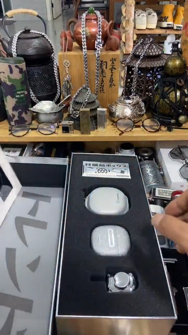 瓷片闪购商品  如图所示