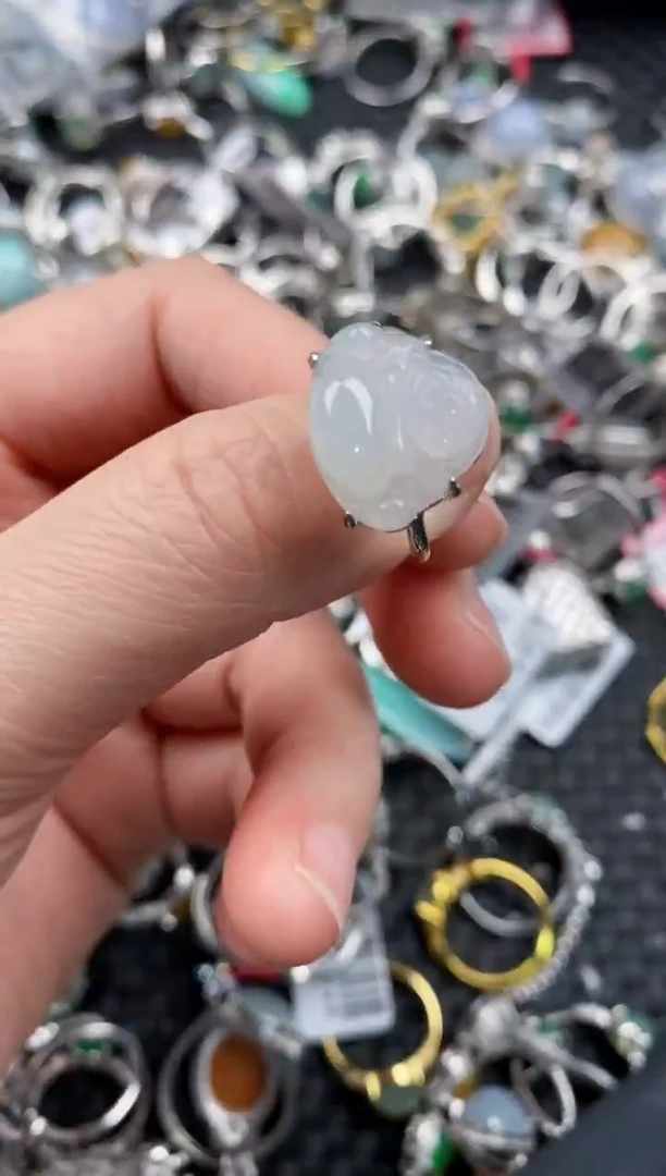 银S925镶嵌戒指翡翠777       10