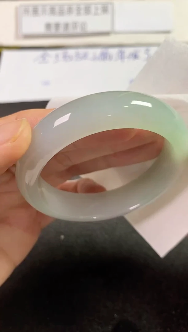 未镶嵌手镯翡翠手镯