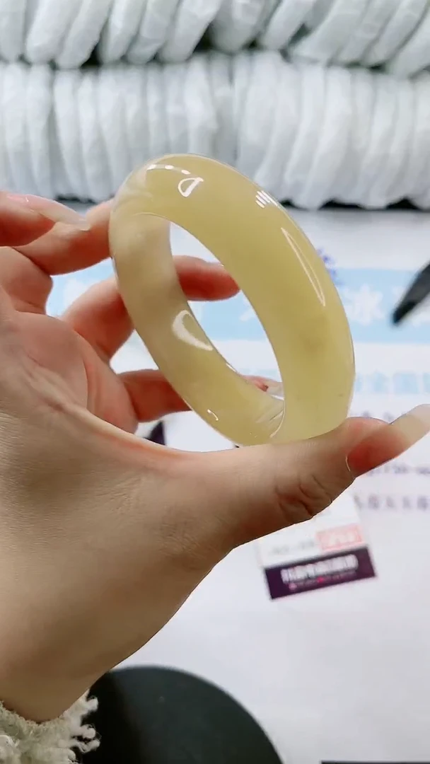 【闪购商品】石英质玉手镯未镶嵌多样性发货S560
