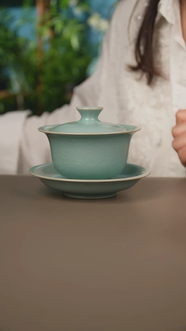 仿古天青元宝盖碗微暇