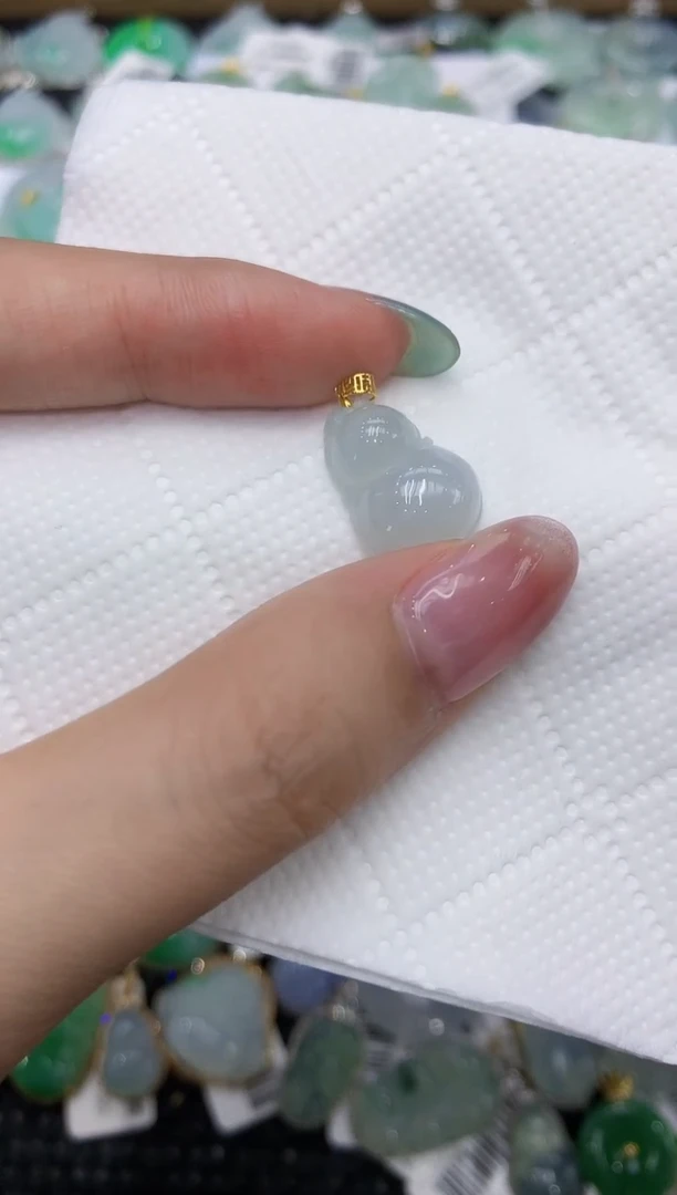 翡翠18K金镶嵌颈饰111111111111