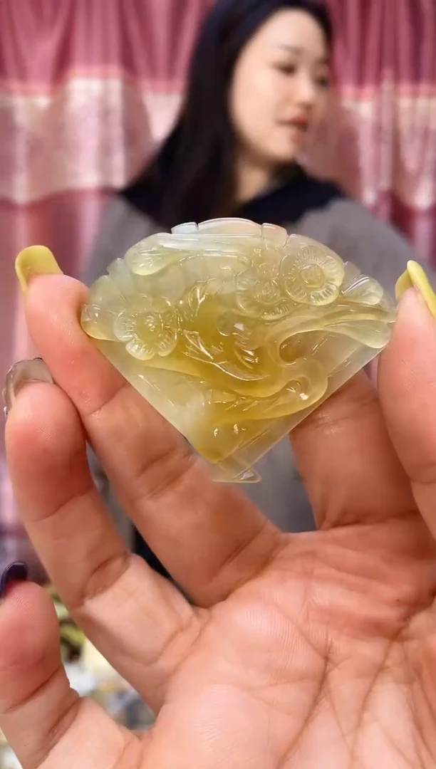 未镶嵌岫玉吊坠