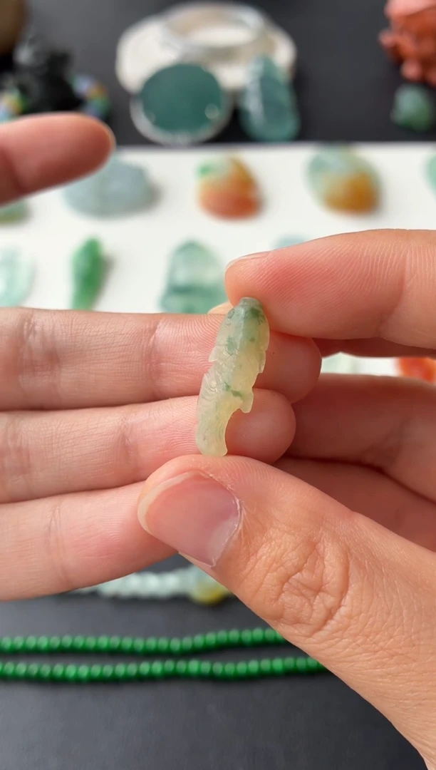 未镶嵌定制翡翠翡翠