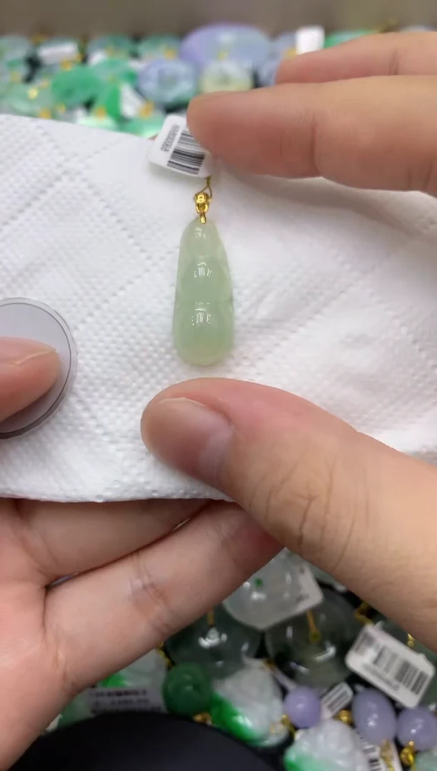 颈饰未镶嵌翡翠天然缅甸翡翠A货