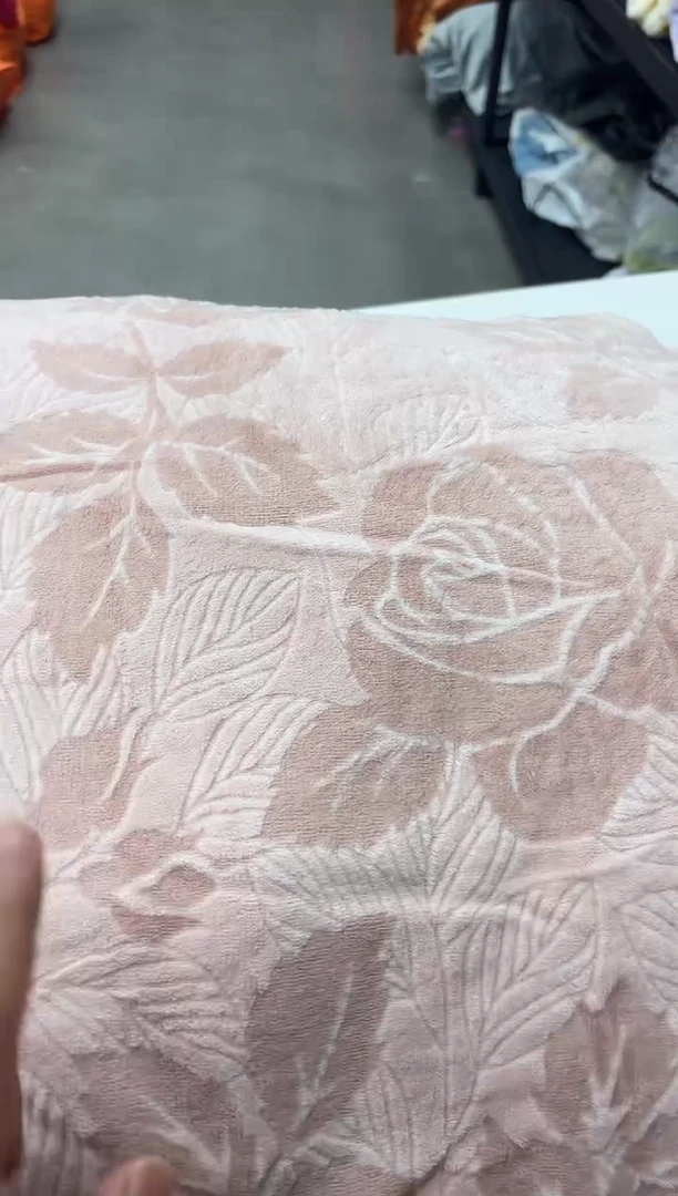 氨纶1.5米浮雕玫瑰三件套粉色