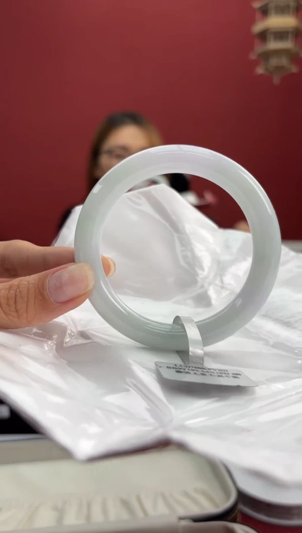 翡翠手镯（圆镯）未镶嵌16手镯