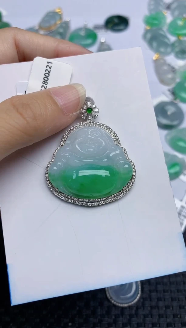 翡翠18K金镶嵌颈饰天然翡翠A货