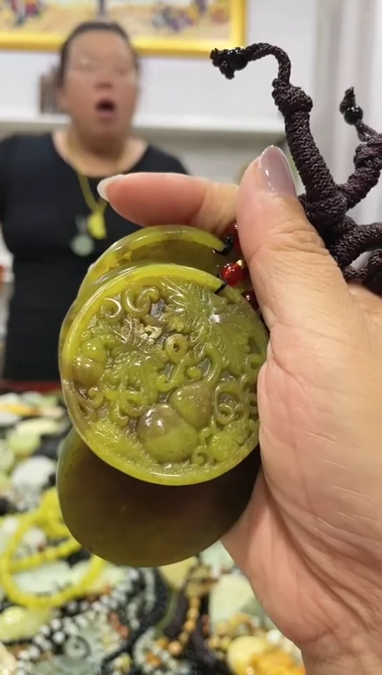 岫玉未镶嵌吊坠多样性发货发其中一件