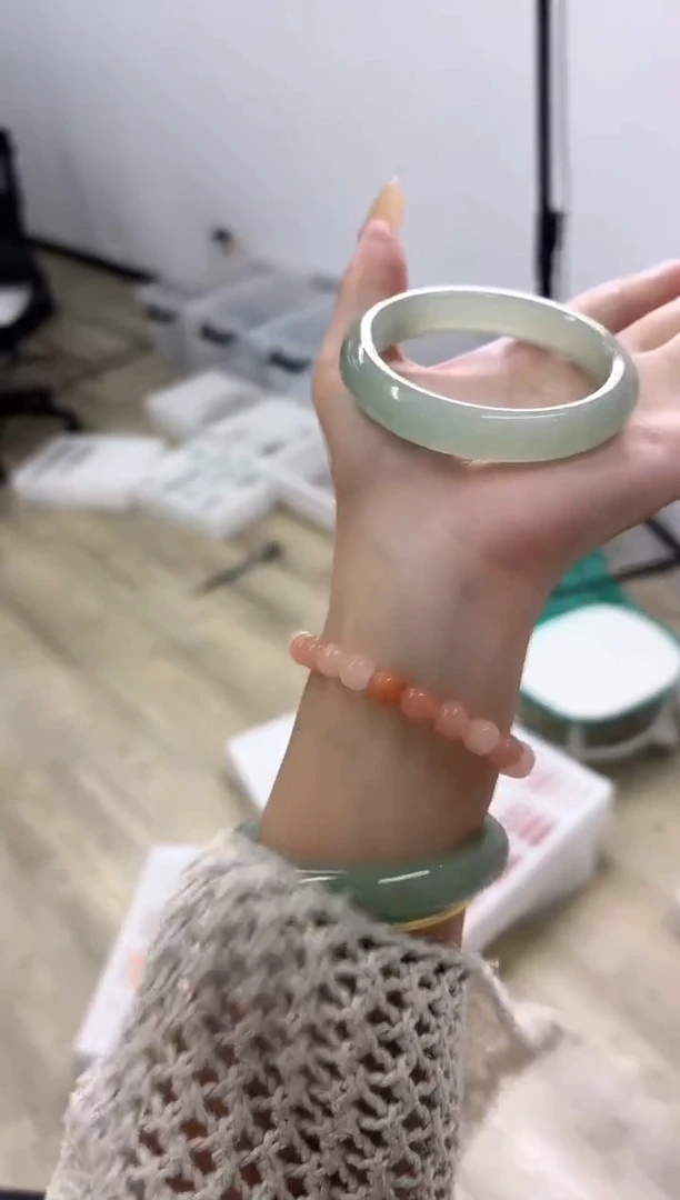 未镶嵌手镯石英质玉367-58D