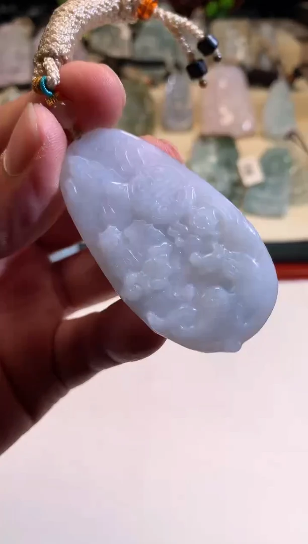 翡翠未镶嵌颈饰6/16/202