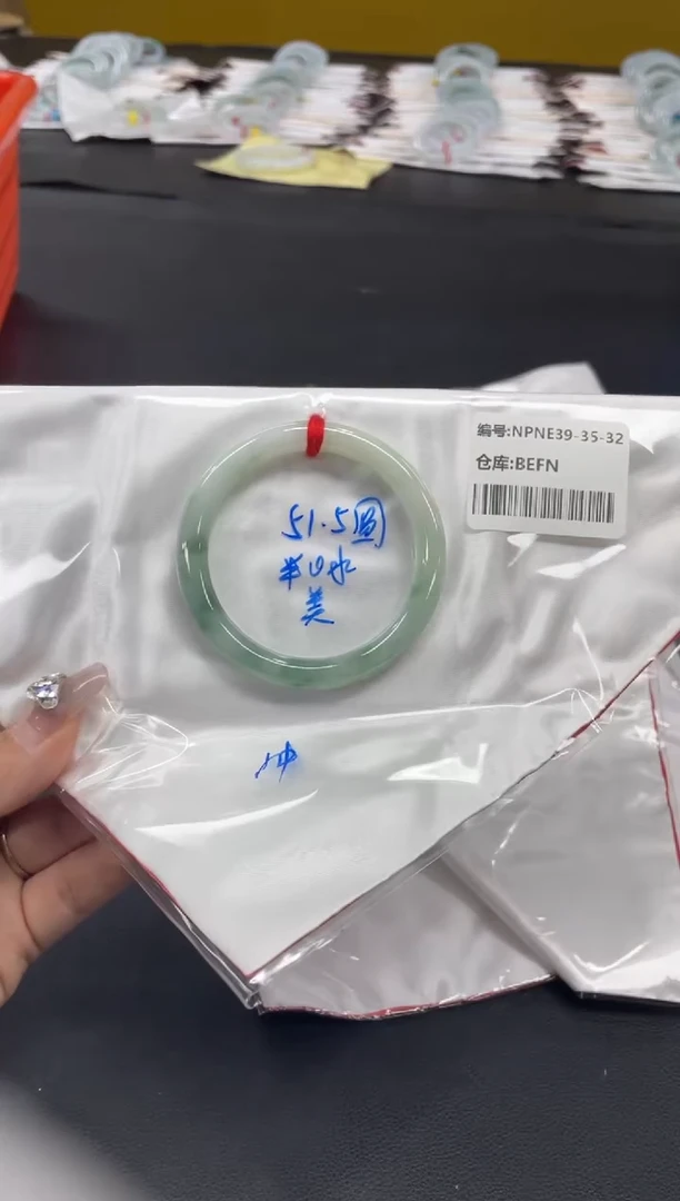 未镶嵌手镯翡翠翡翠手镯