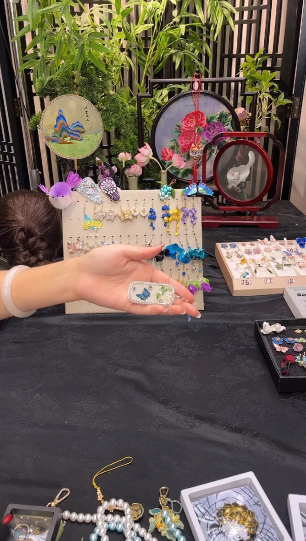 织绣陈*非遗苏绣手工饰品