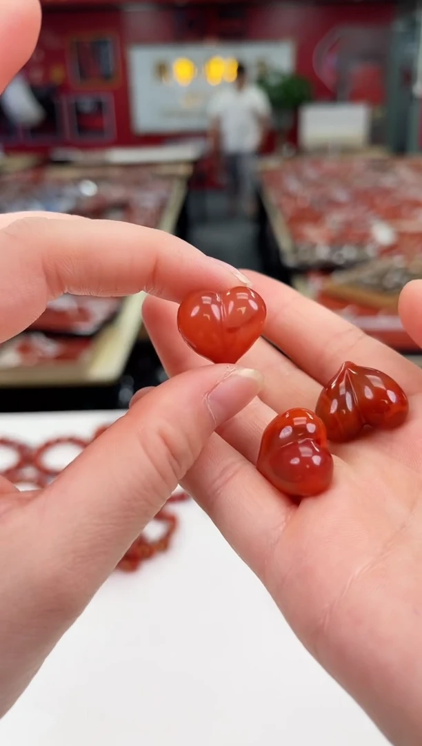 南红玛瑙瓦西屁桃单珠未镶嵌（多样式发其一）