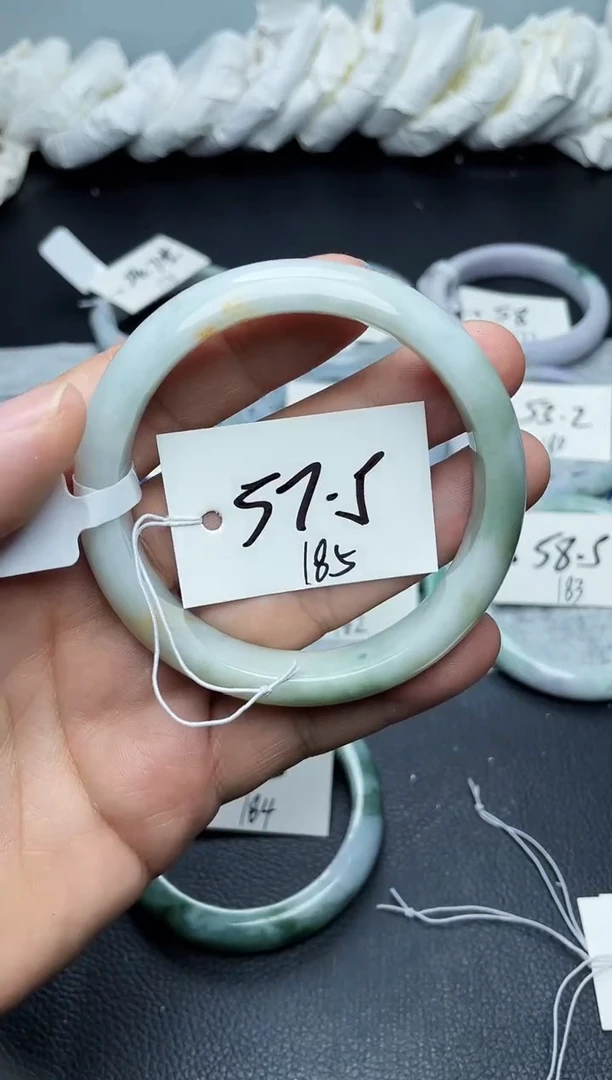 未镶嵌手镯翡翠185