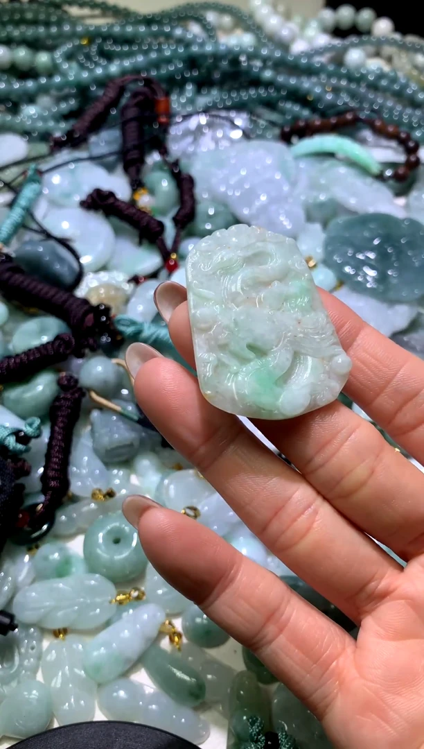 吊坠(不含链)未镶嵌翡翠1