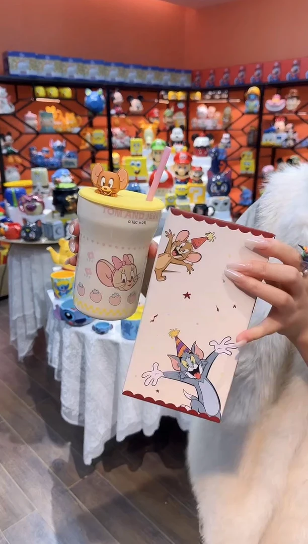 瓷片@@猫和老鼠黄色带盖陶瓷吸管杯