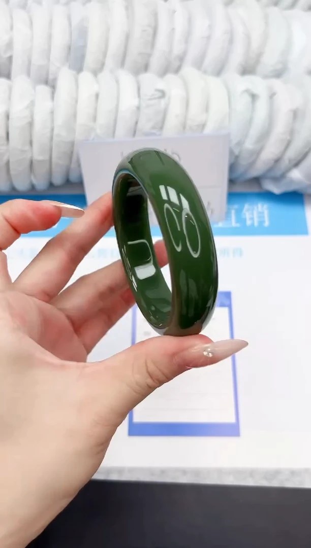 手镯石英质玉未镶嵌102-60DB