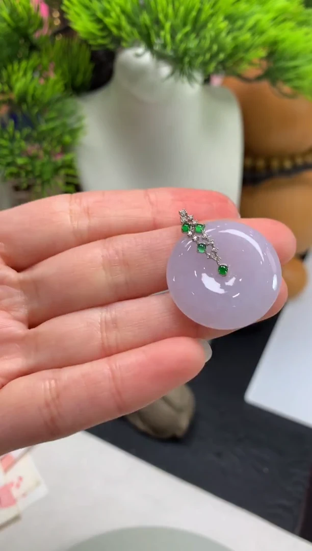 颈饰18K金镶嵌翡翠·**·---125080