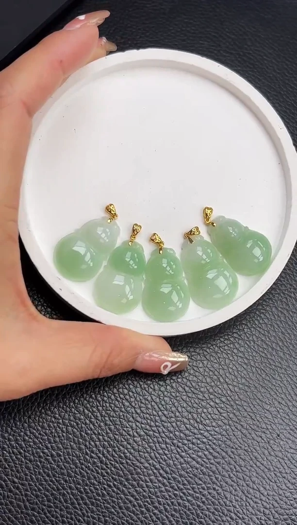 【闪购商品】翡翠颈饰18K金镶嵌K505-816 葫芦多样性发一