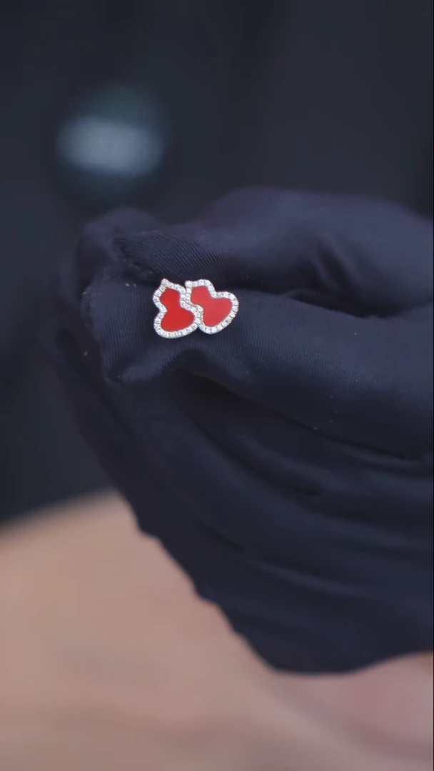 18K金镶嵌耳钉玛瑙/玉髓葫芦耳钉