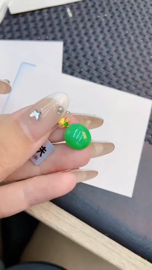 翡翠18K金镶嵌吊坠(不含链)1