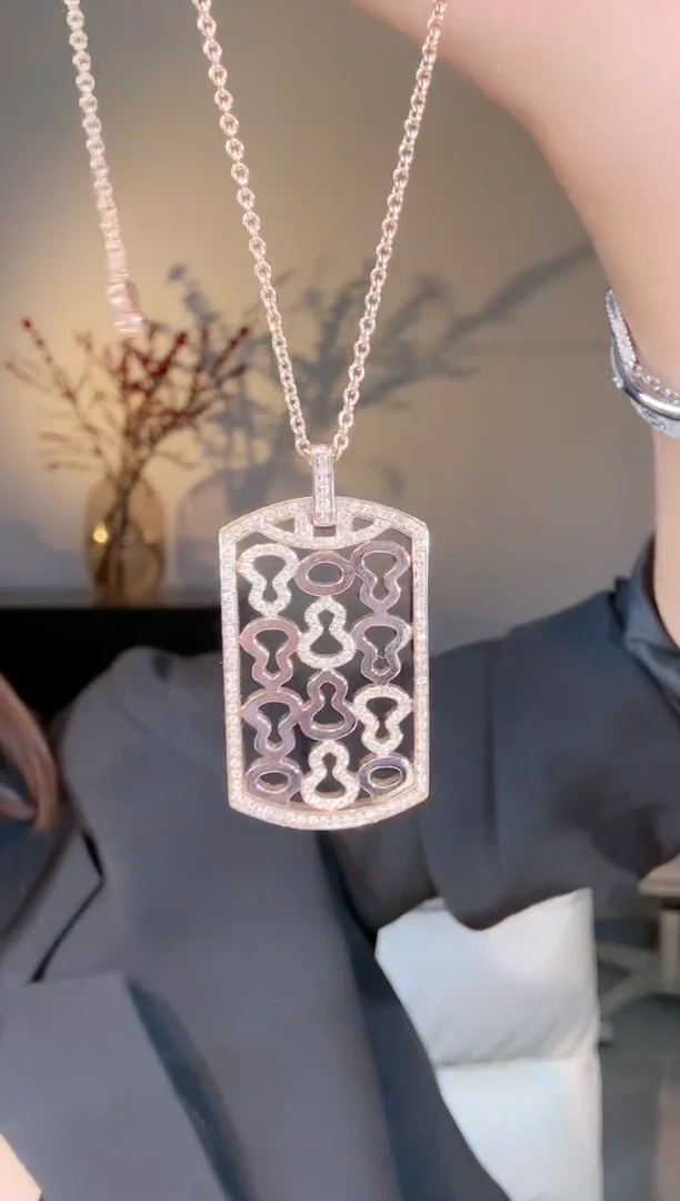 【闪购商品】钻石项链18K金镶嵌K玫半钻无事牌